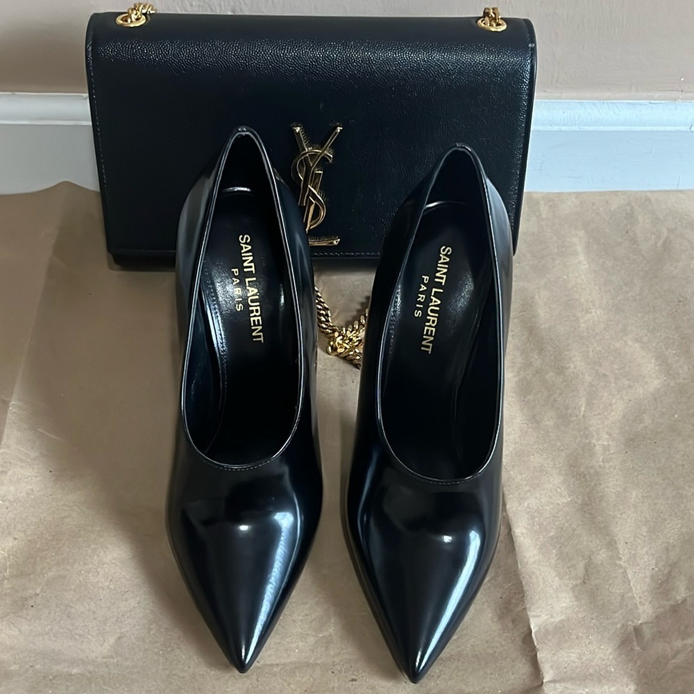 NWT Authentic Saint Laurent Teddy Pumps - size 37